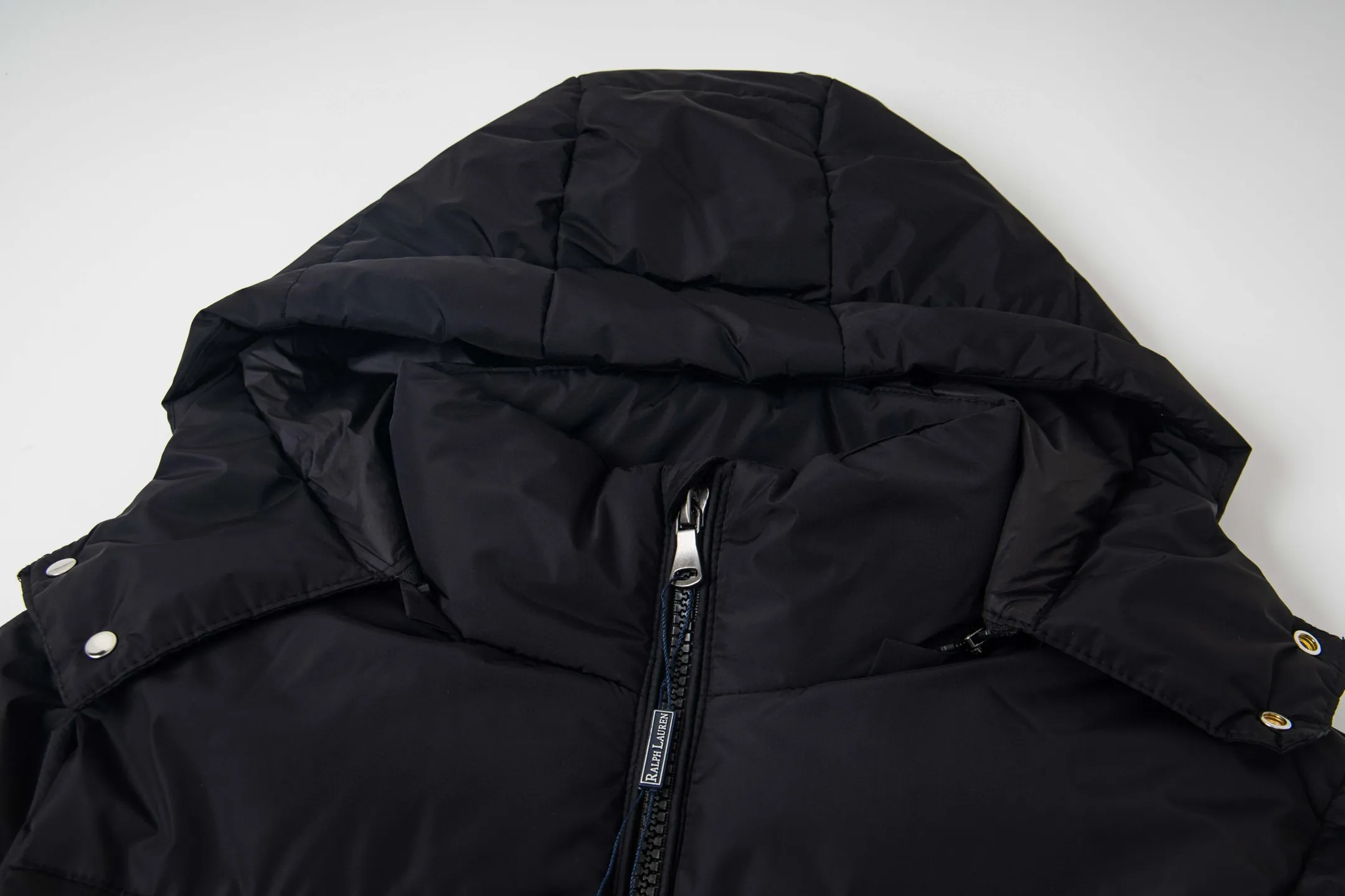 Actual shot of black details # P370